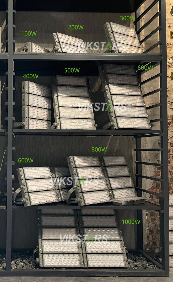 अच्छी कीमत 100W मॉड्यूल बाढ़ रोशनी IP65 जलरोधक उच्च स्टेडियम मस्तूल प्रकाश परावर्तक 10