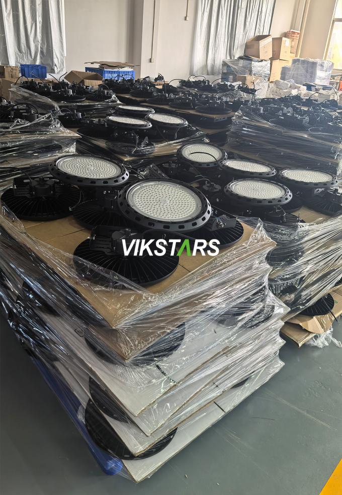 150lm/w यूएफओ हाई बे लाइट्स के साथ डाई-कास्टिंग एल्यूमिनिन हाउसिंग 5 साल की वारंटी ईएमसी एलईडी 15