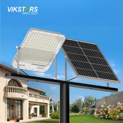 खरीदें पीसी लेंस के साथ बैटरी प्रतिस्थापन 60W 100W 200W 300W सौर बाढ़ रोशनी ऑनलाइन निर्माण