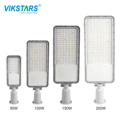 90lm 130lm वाटरप्रूफ LED स्ट्रीट लाइट ग्रे 5 साल की वारंटी के साथ