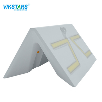 वॉकवे ABS हाउसिंग मटेरियल 8m सेंसिंग डिस्टेंस के लिए 5W सोलर लाइट्स