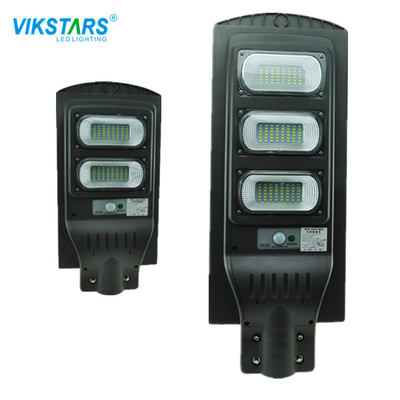 IP65 सौर ऊर्जा से चलने वाली स्ट्रीट लाइट्स, दीवार रोड लाइटिंग के निर्माण के लिए 3 - 4 बारिश के दिनों तक चलती हैं